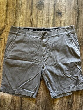Iron Flex Gray Men’s Cotton Chino Shorts Size 40